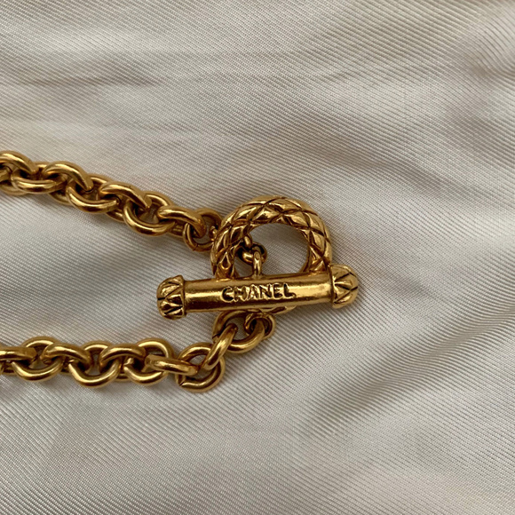 CHANEL Vintage Bean / Bullet Necklace - Picture 2 of 8